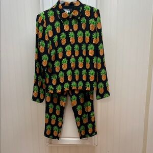 Maggy L Blouse and Capris Set